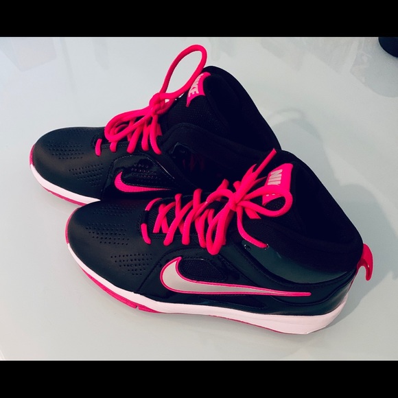 breast cancer basketball shoes